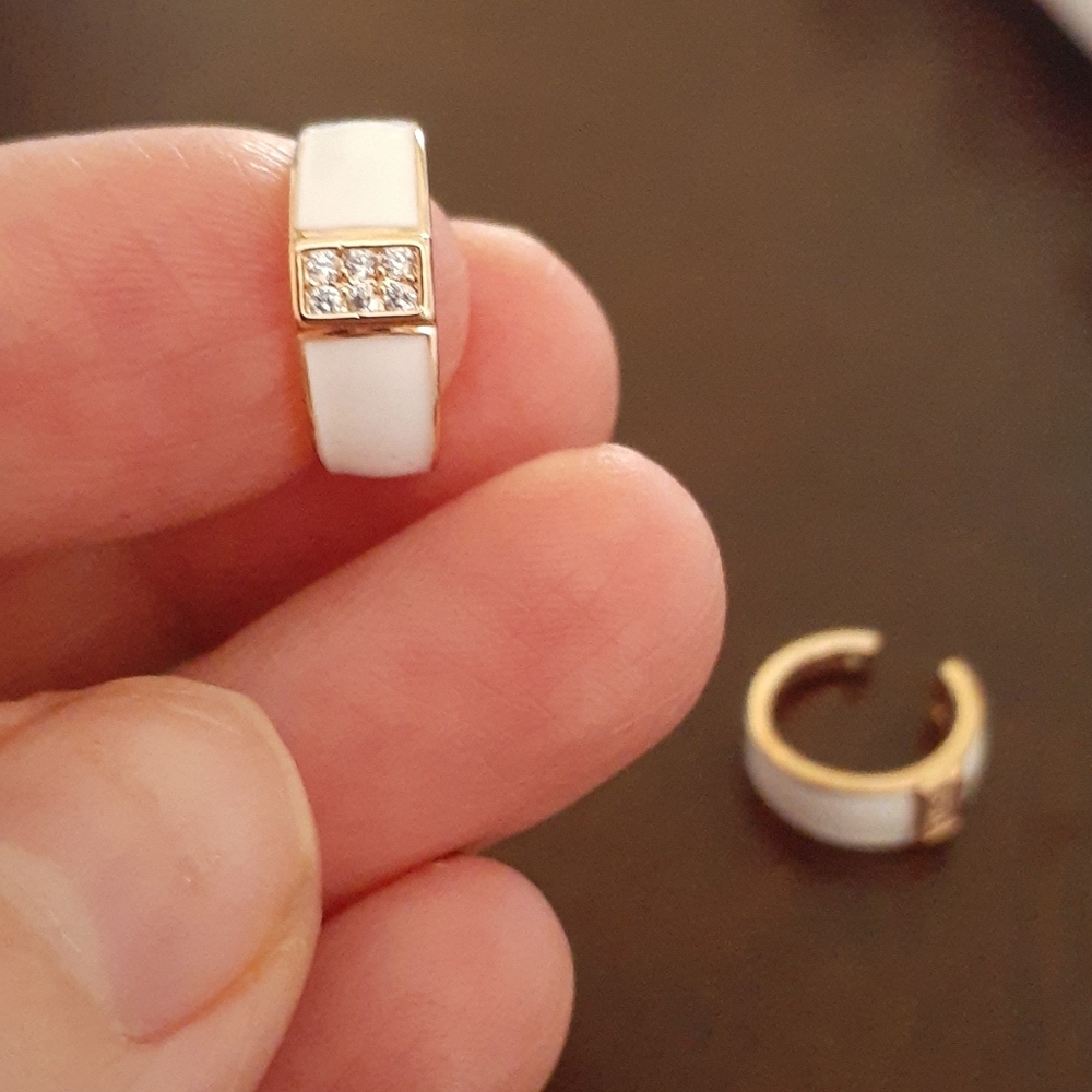 Earring - Picture 2 of 3